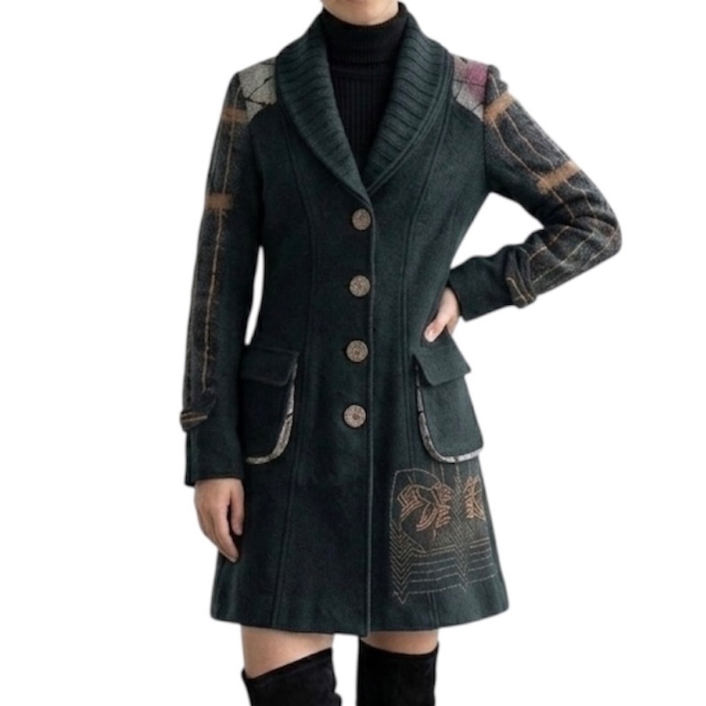 Save the Queen Tartan Women's Wool Coat, size S.